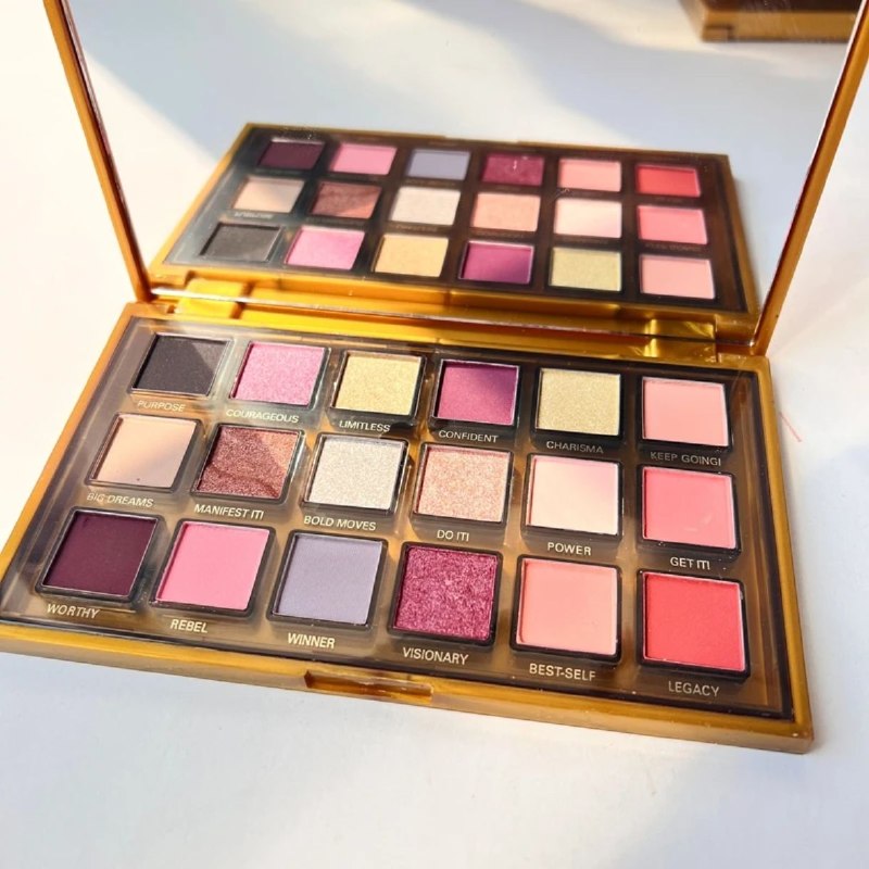 ظلال عيون هدى بيوتي Huda Beauty - موديلين