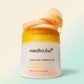 وسائد التقشير والتفتيح بحمض الكوجيك والكركم من Medicube