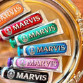معجون أسنان Marvis بنكهات متنوعة (12 قطعة)